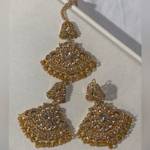 Jhumka earrings